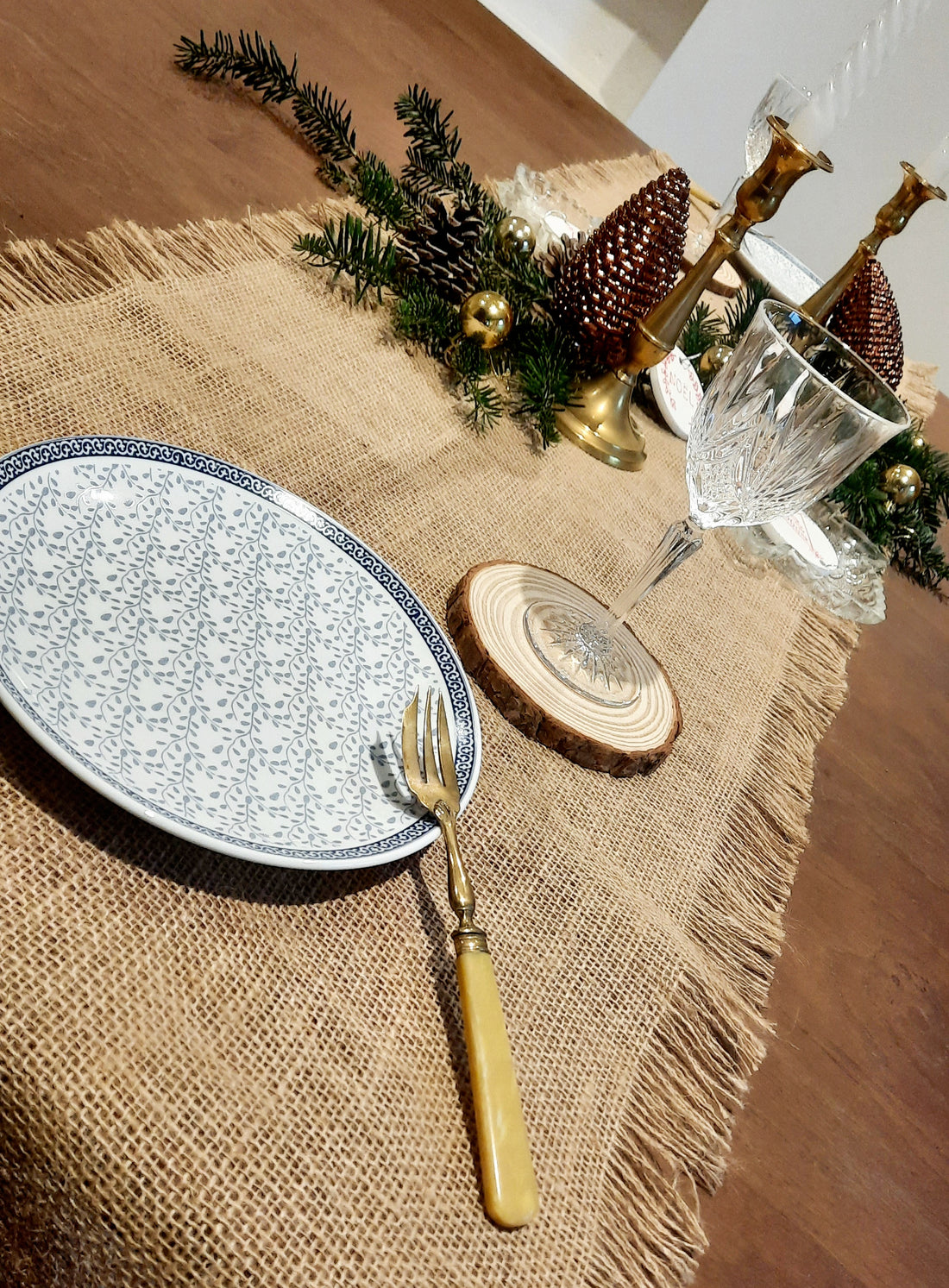 Ambiance rustique chic : une table de Noël aux trésors chinés